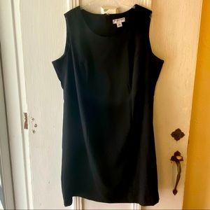 The perfect LBD sleeveless black shirt dress